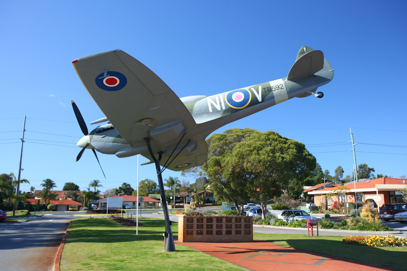 _TB592_NI-V_Spitfire_LF.XVIe_replica_RAAFA_Museum