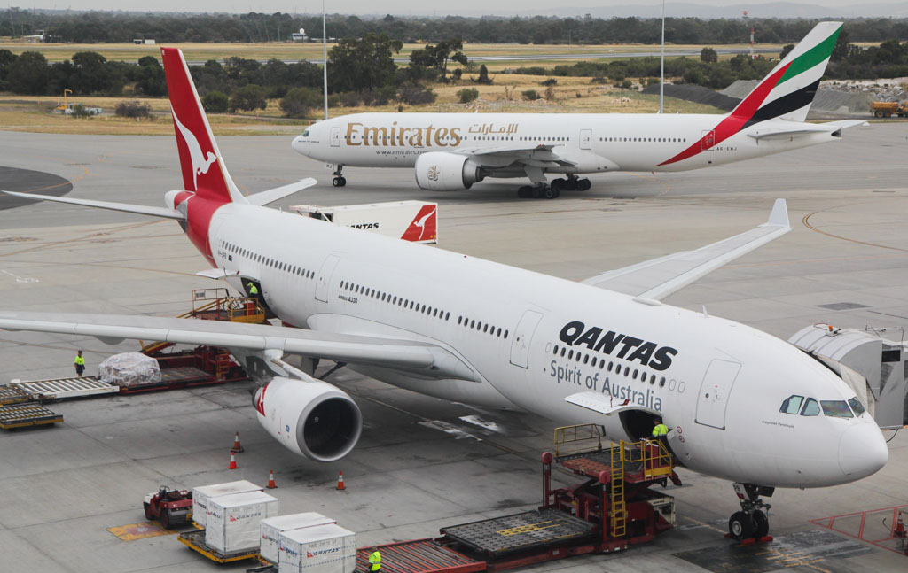 She was later sold for scrap. Qantas 777 . Accc Approves Qantas Emirates Alliance Rejects Qantas Decline Claims Aviationwa
