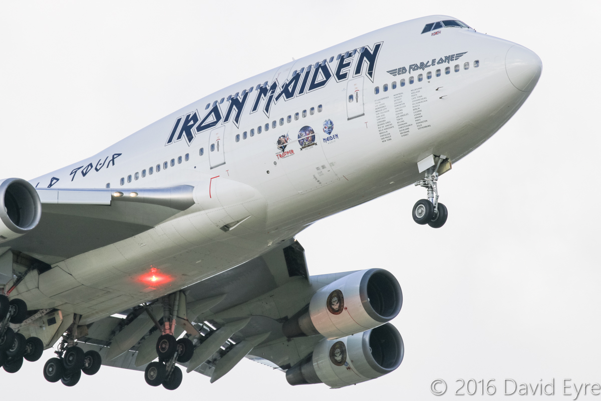 Iron Maiden S Ed Force One Boeing 747 400 Visits Perth