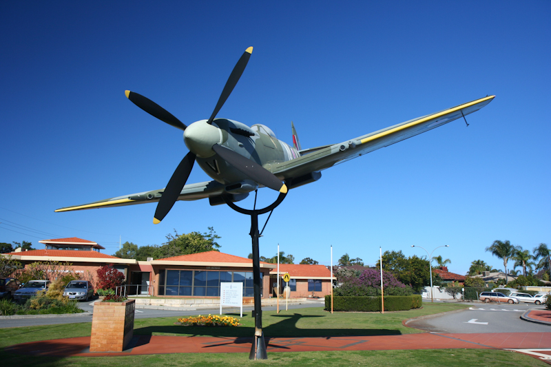 _TB592_NI-V_Spitfire_LF.XVIe_replica_RAAFA_Museum