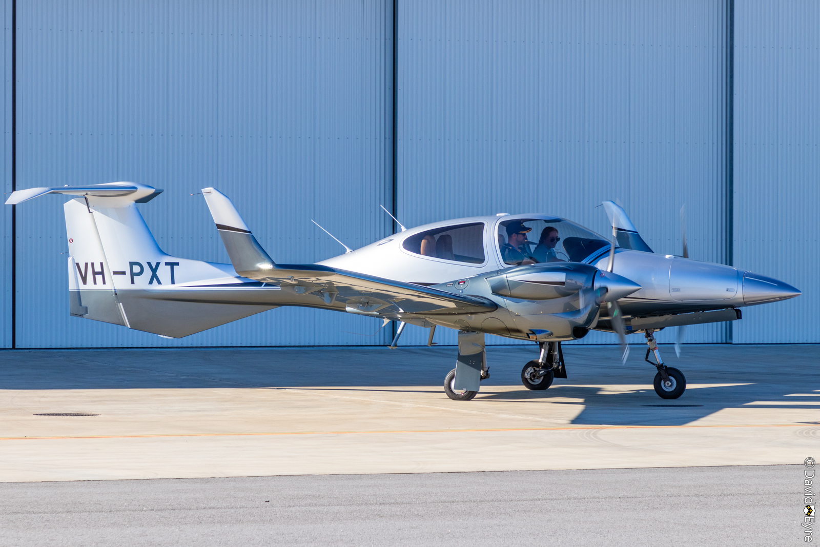 vh-pxt-diamond-da42ng-twin-star-owned-by-emerald-air-surveys-pty-ltd