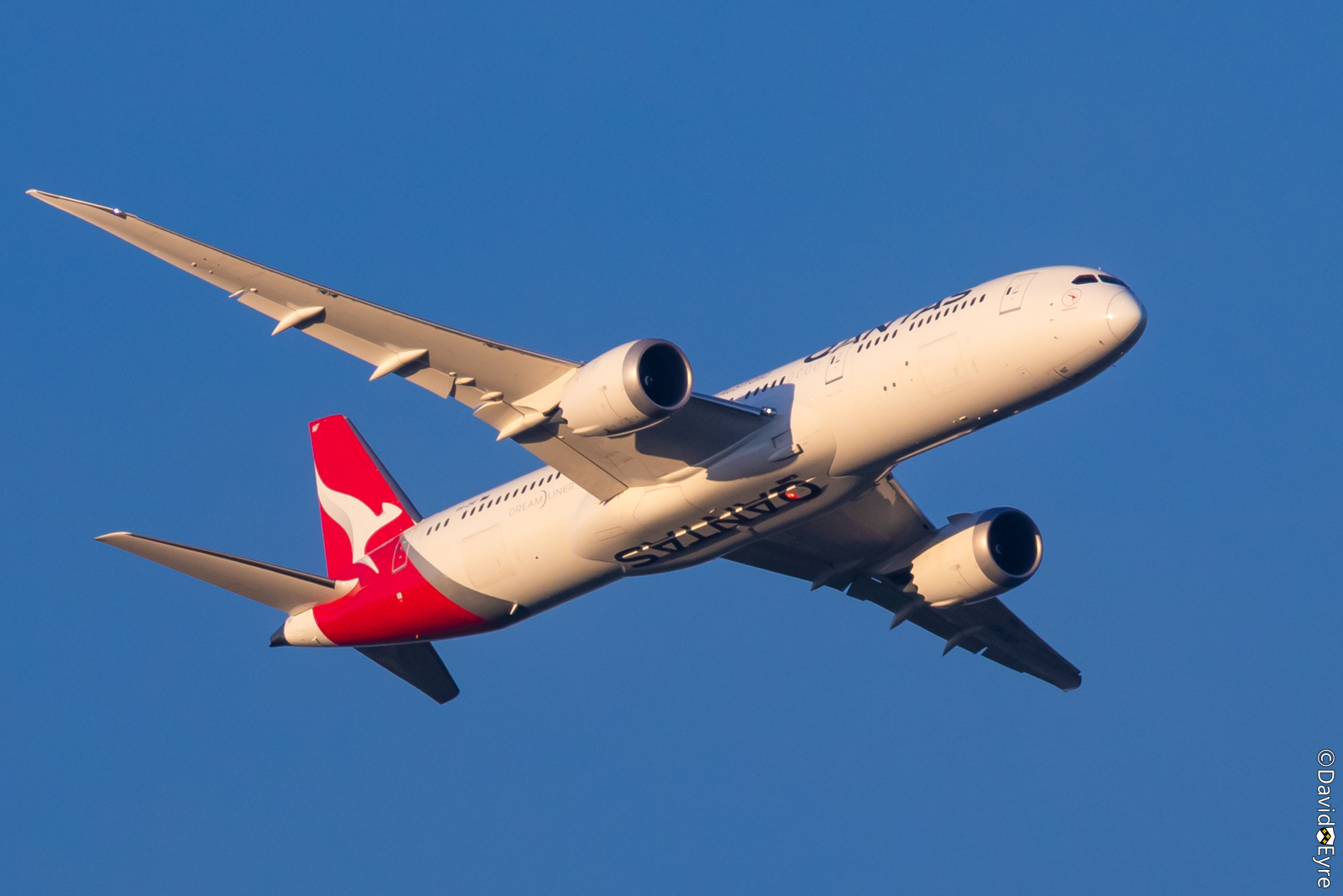 Qf9 Path VH-ZNF Boeing 787-9 Dreamliner of Qantas, named ‘Boomerang’, over the ...