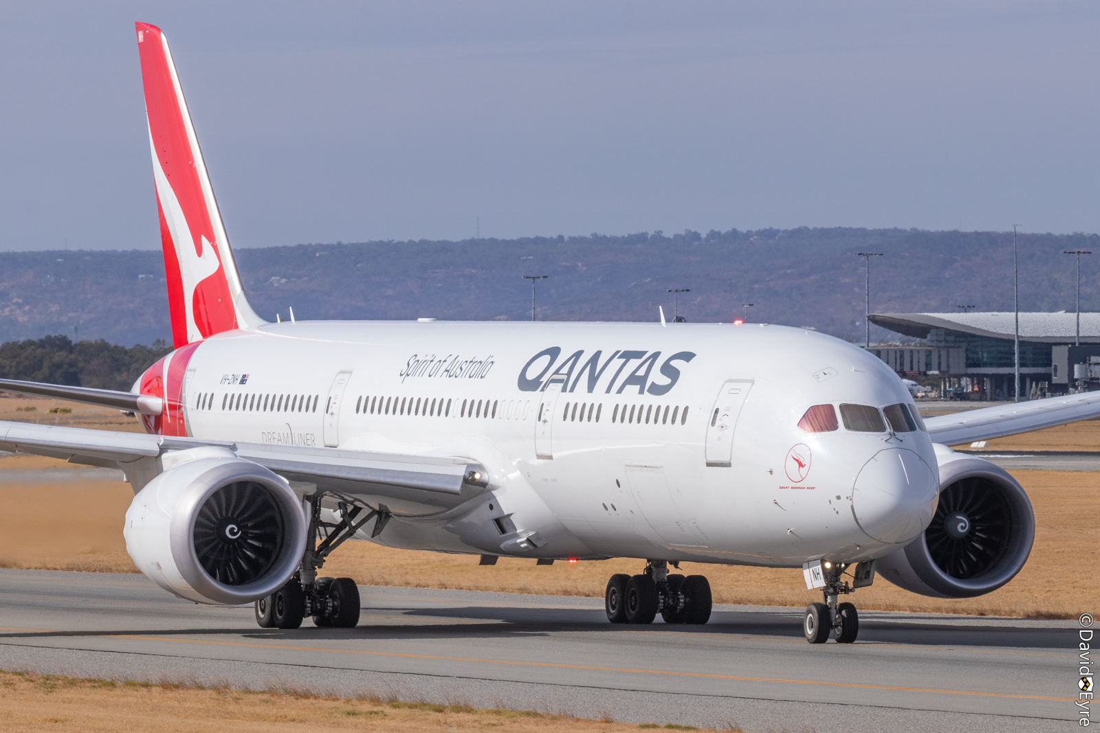 Qf9 Path VH-ZNH Boeing 787-9 Dreamliner of Qantas, named ‘Great Barrier Reef ...